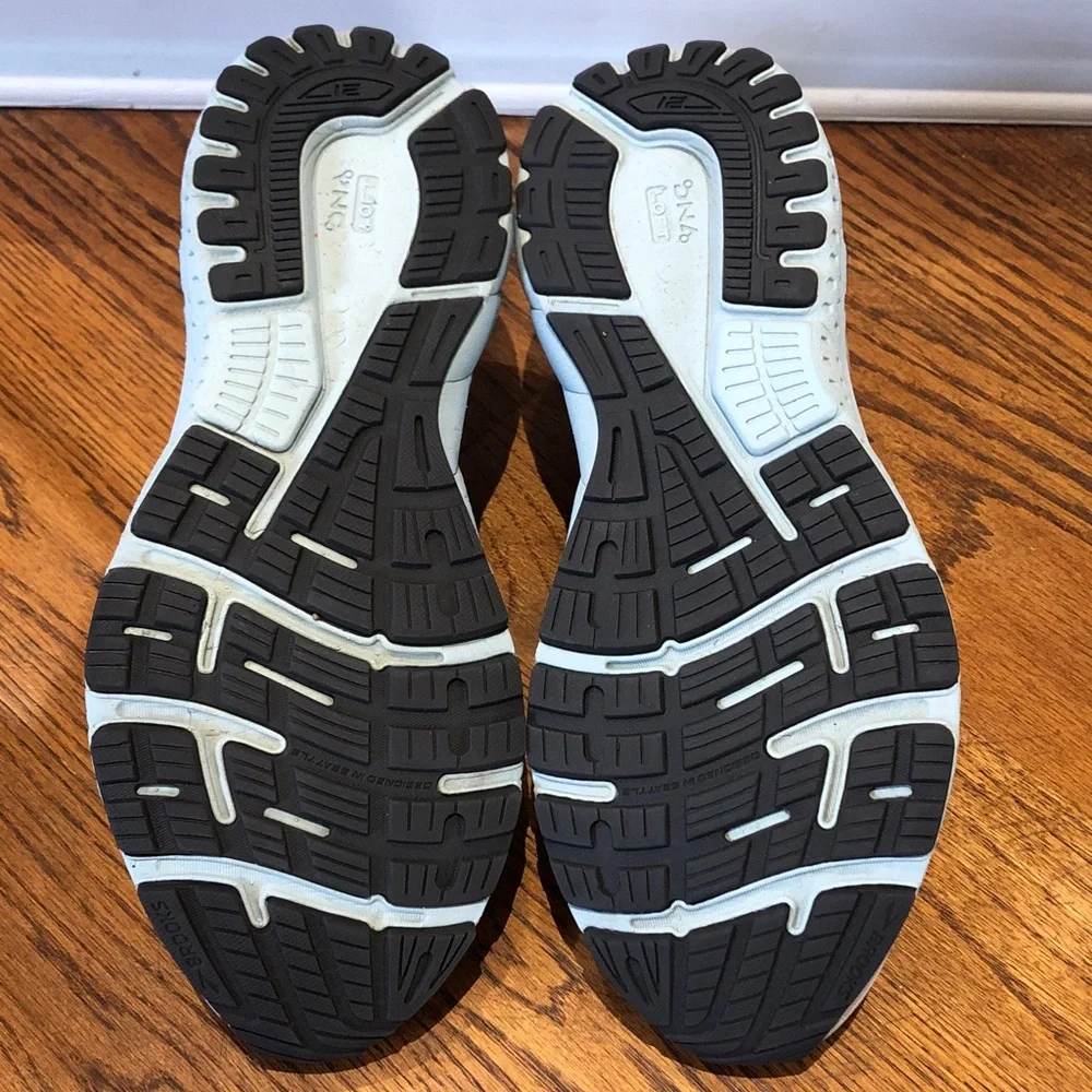BROOKS Women's Adrenaline GTS 21 Size 11